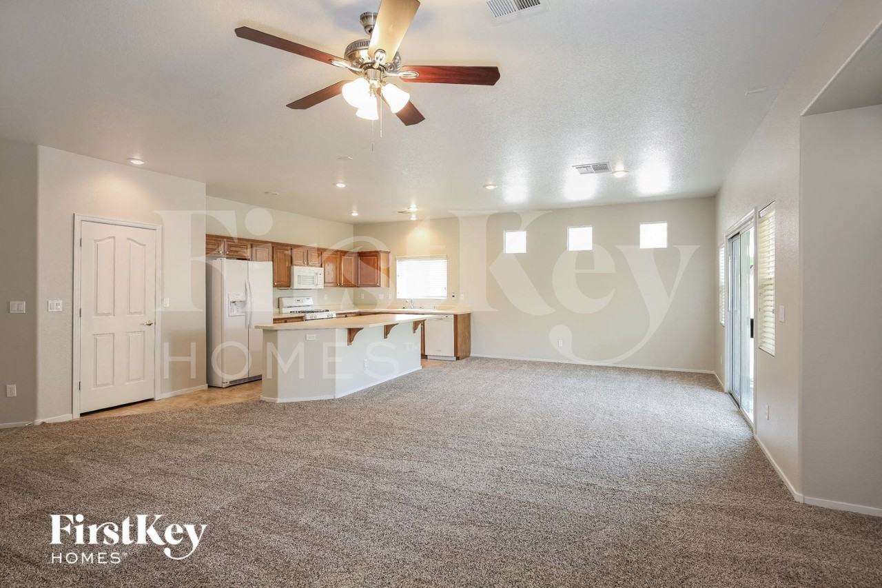 4025 Amberdale Ave - Photo 6 of 15