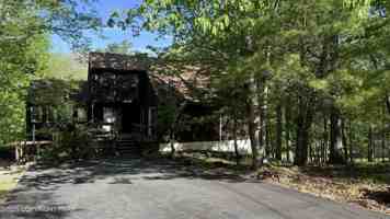 featured image of 5375 Woodbridge Dr E