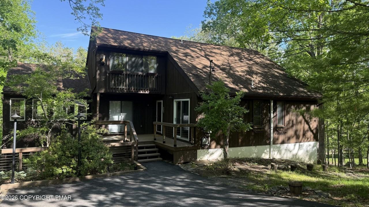 5375 Woodbridge Dr E - Photo 2 of 50