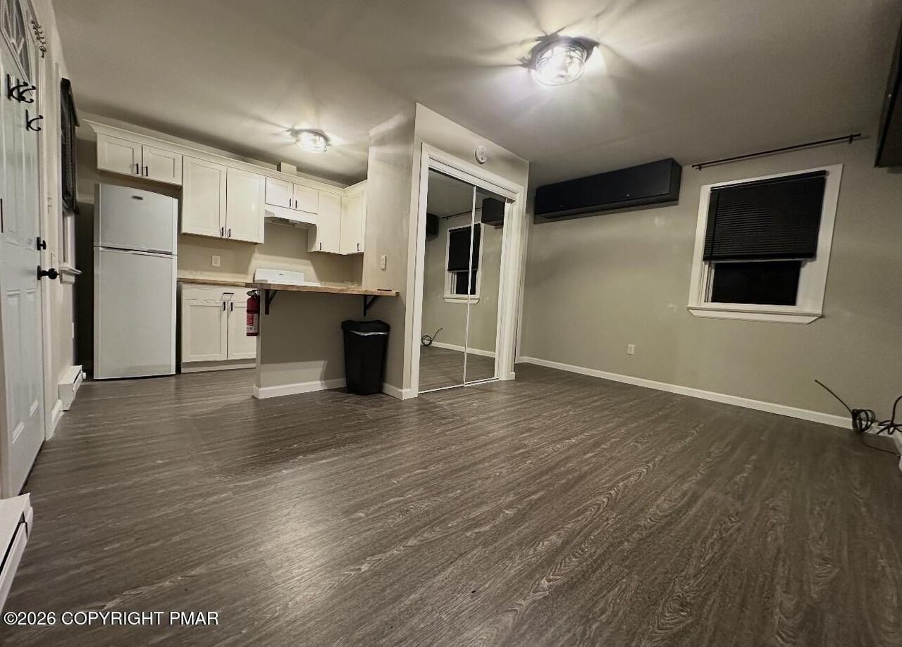 166 Plasencias Way #102 - Photo 4 of 9