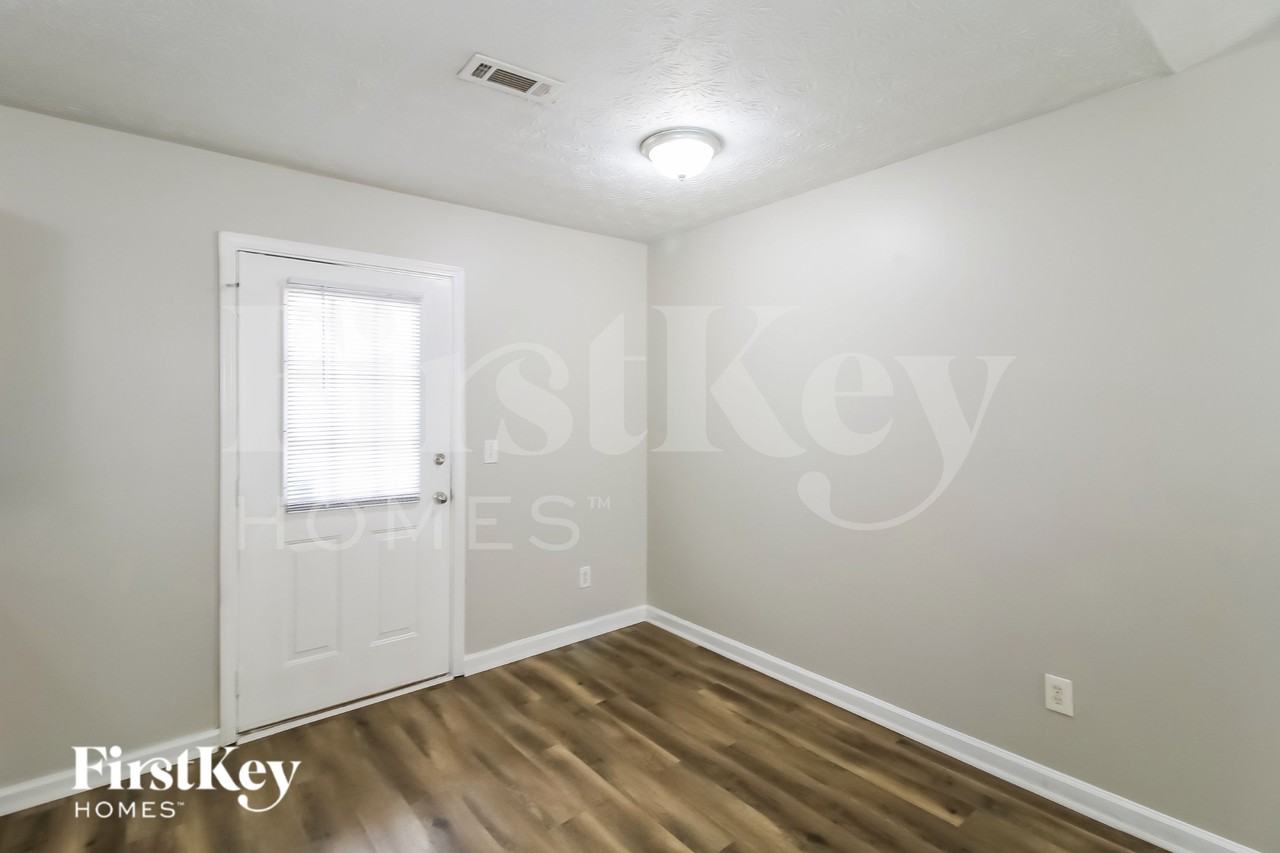 6137 Harvard Ct - Photo 6 of 19