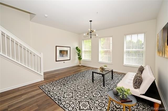548 Graten St - Photo 3 of 39