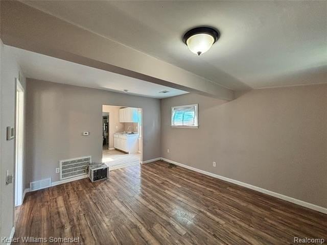 7275 Chalmers Ave - Photo 3 of 12