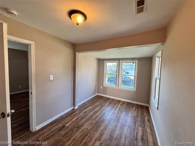 7275 Chalmers Ave - Photo 4 of 12