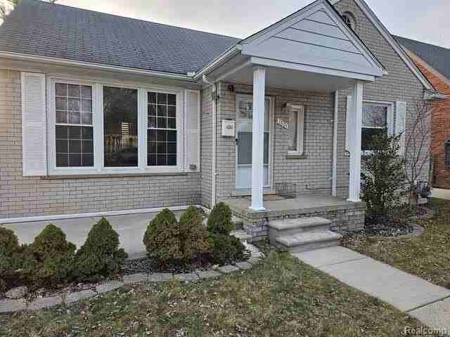 1501 N Silvery Ln - Photo 3 of 22