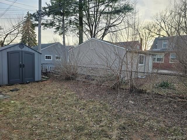 1501 N Silvery Ln - Photo 6 of 22