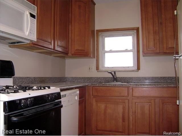 2027 Brockton Ave - Photo 4 of 14