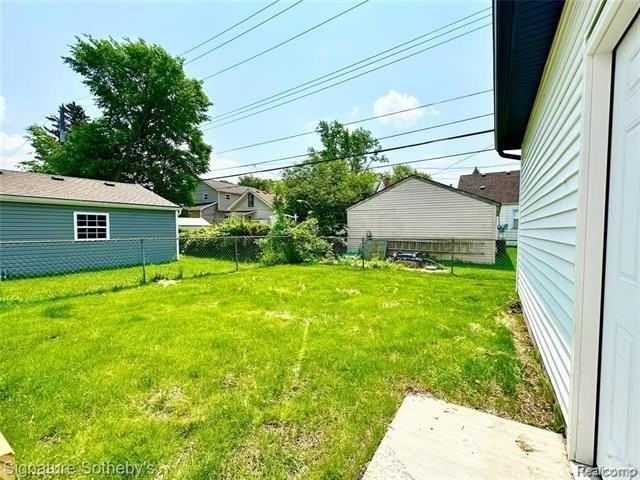 442 Ardmore Dr - Photo 6 of 50