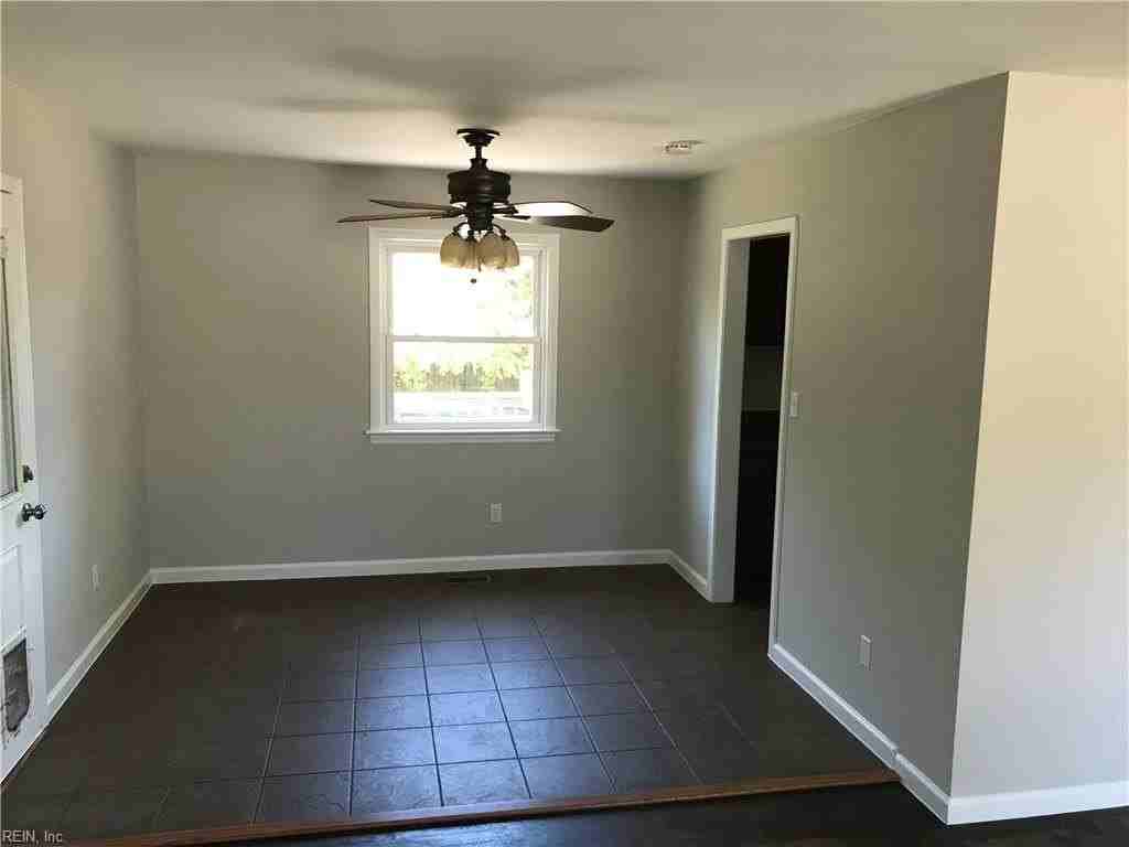 725 Harpersville Rd - Photo 3 of 10