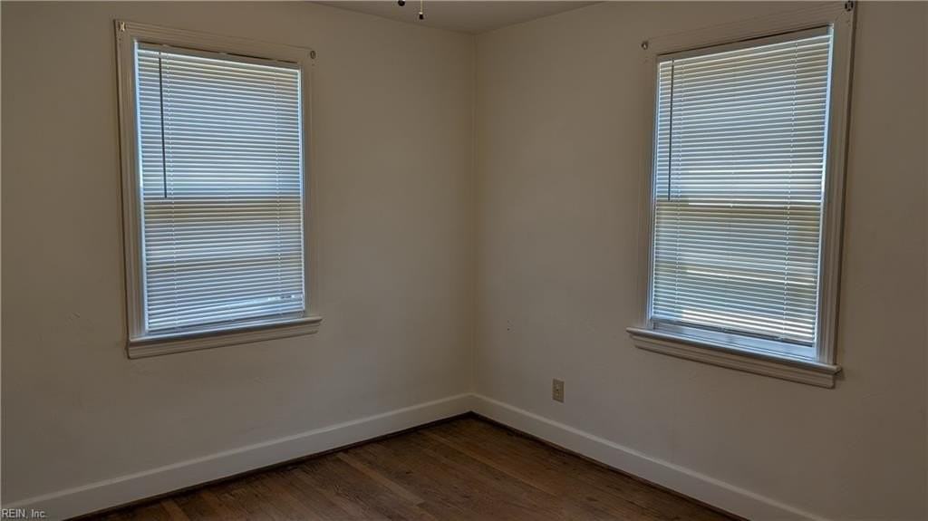 3717 Scott St - Photo 6 of 16