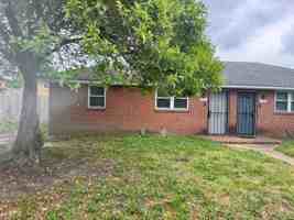 featured image of 2016 Pond Ln