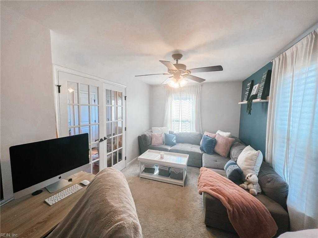 105 Williamson Park Ln - Photo 4 of 27
