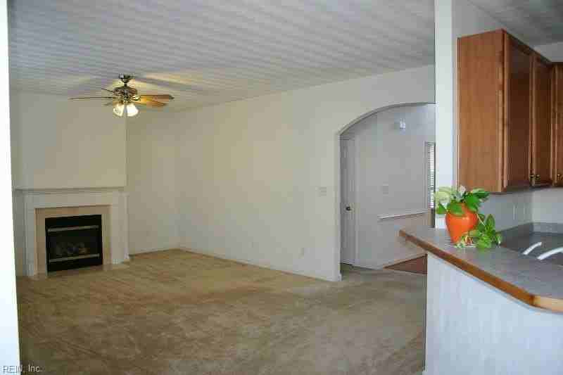 2305 Ballast Ct - Photo 6 of 9