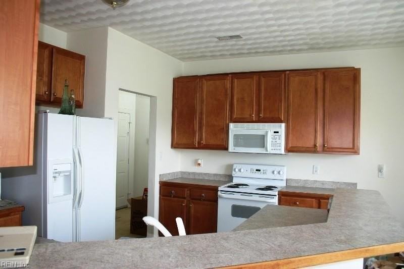 2305 Ballast Ct - Photo 7 of 9