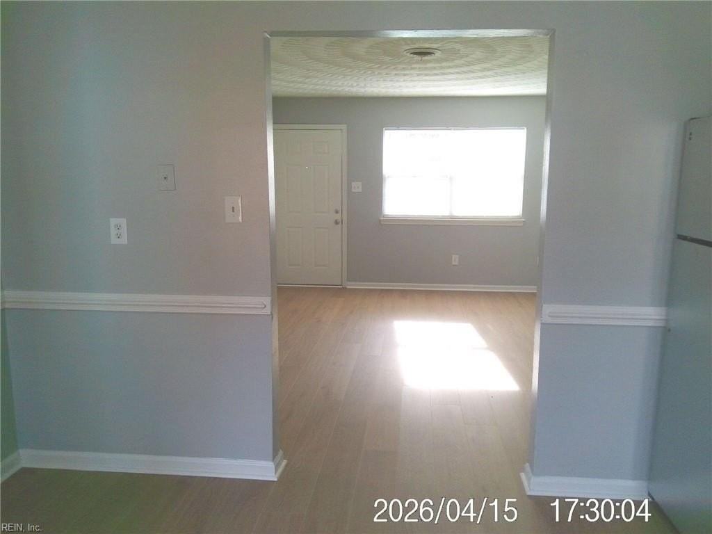 3700 Gosnold Ave #A - Photo 4 of 12