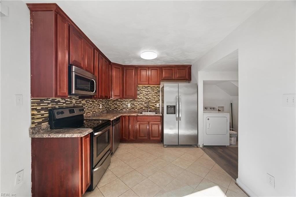 5831 E Hastings Arch