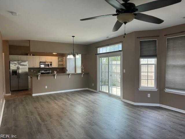 1528 Tallwood Cir - Photo 2 of 19