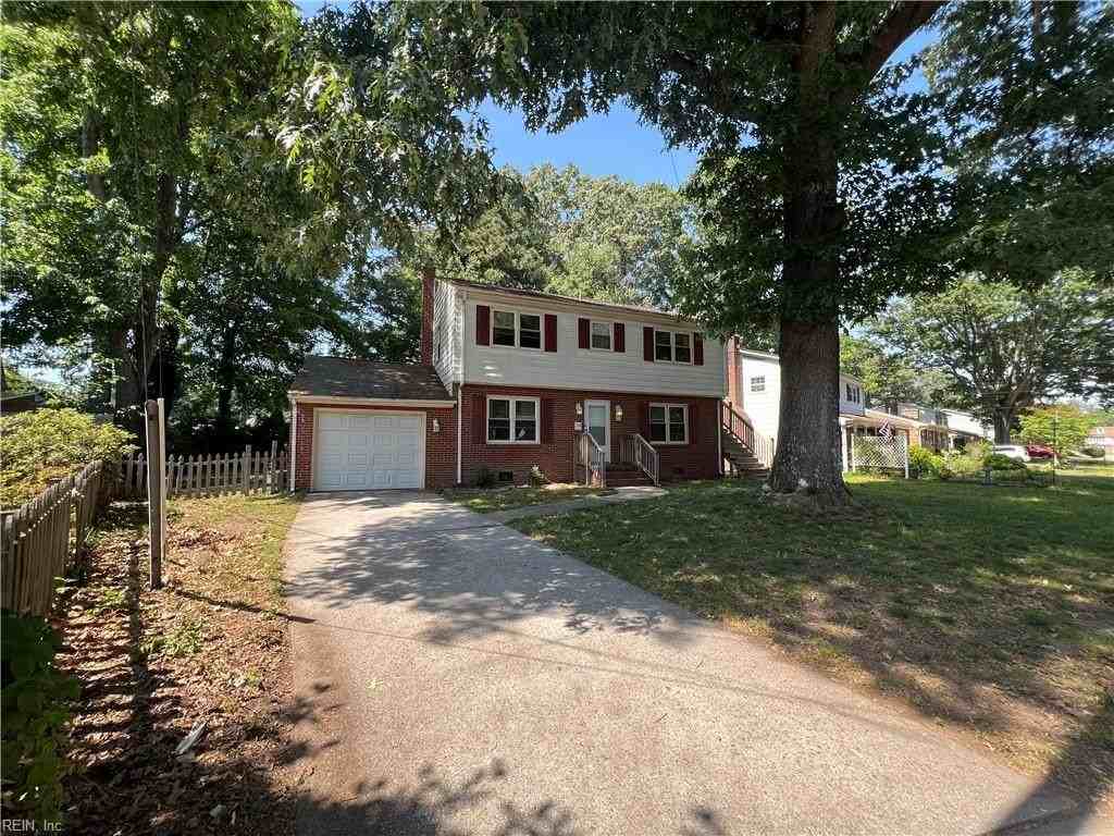 749 April Ln - Photo 2 of 19