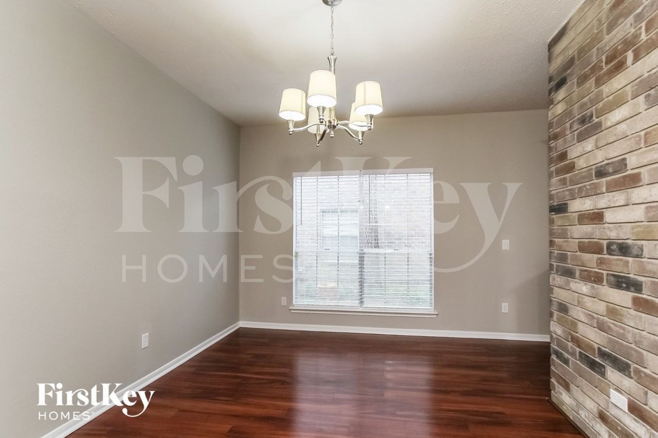 123 S Village Knoll Cir - Photo 5 of 16