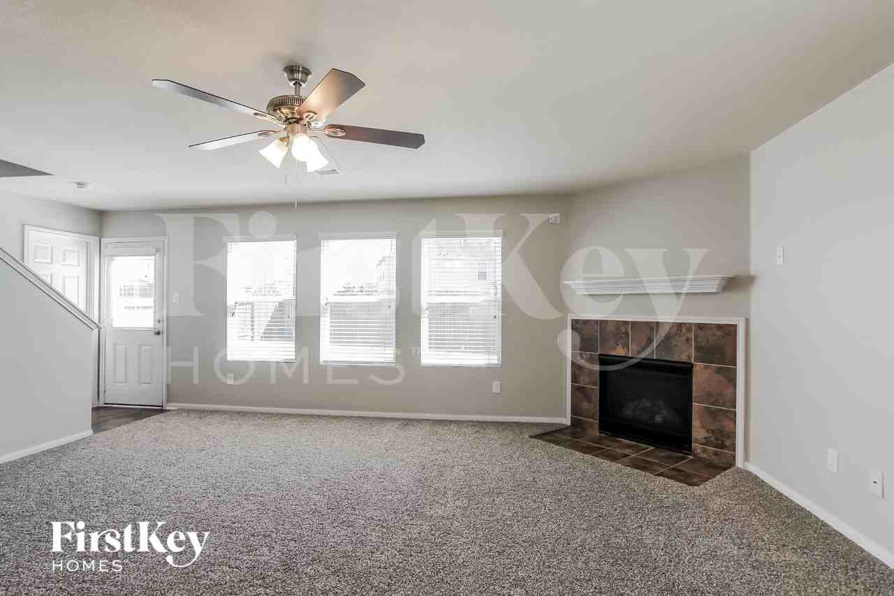5046 Dappled Grove Trl - Photo 3 of 16