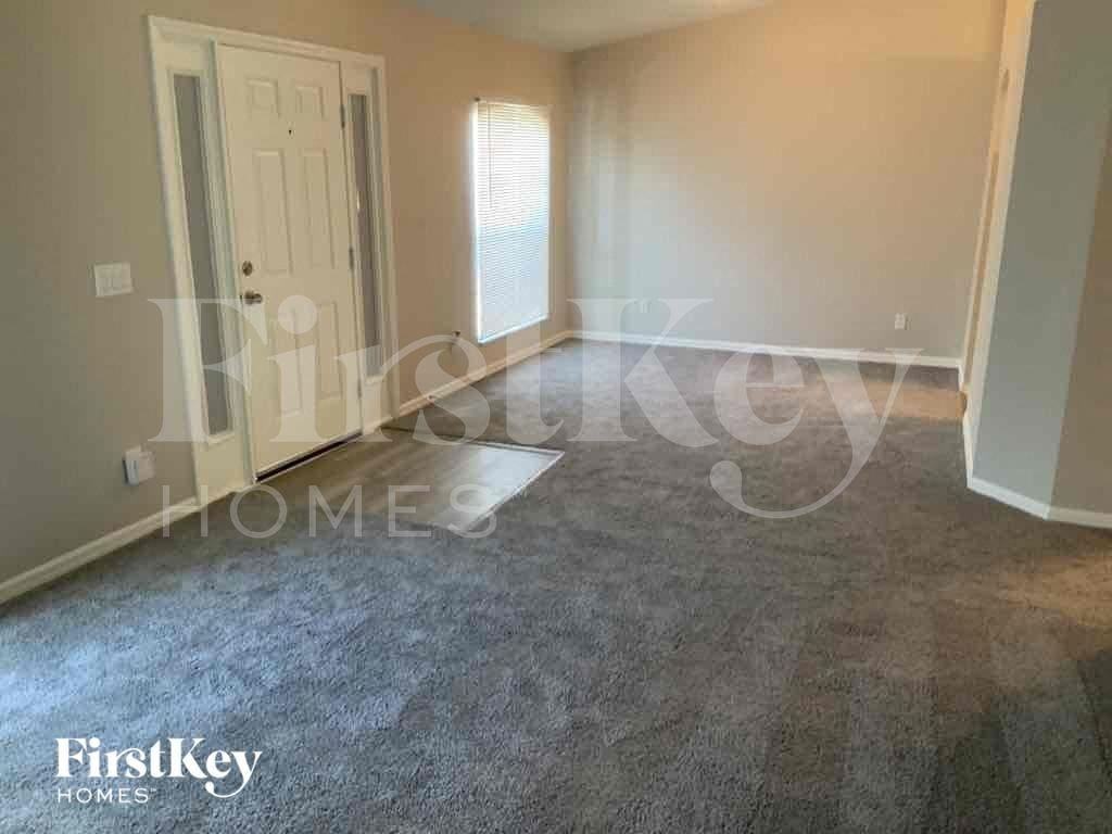 541 Hawthorne Ave S - Photo 5 of 10