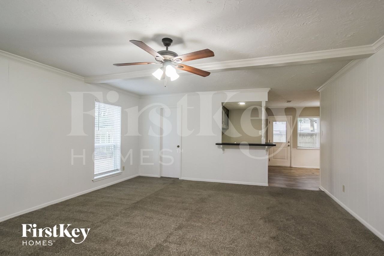 17322 Tall Cypress Dr - Photo 4 of 16