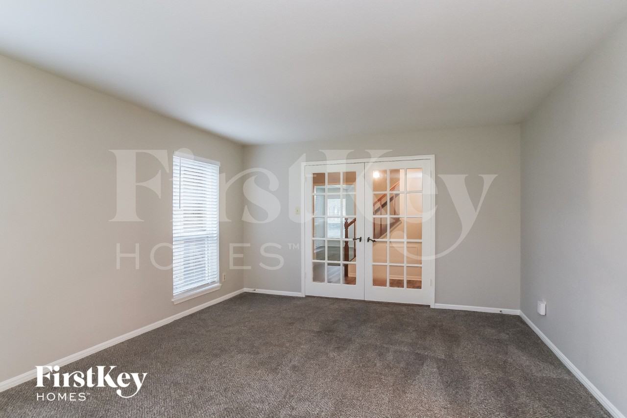 17322 Tall Cypress Dr - Photo 5 of 16