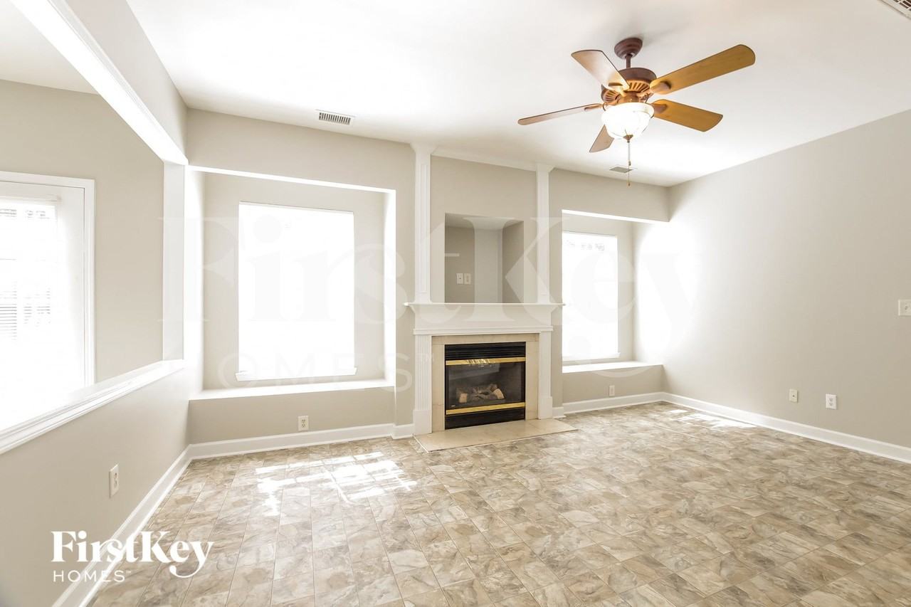 1008 Sandbox Cir - Photo 2 of 15