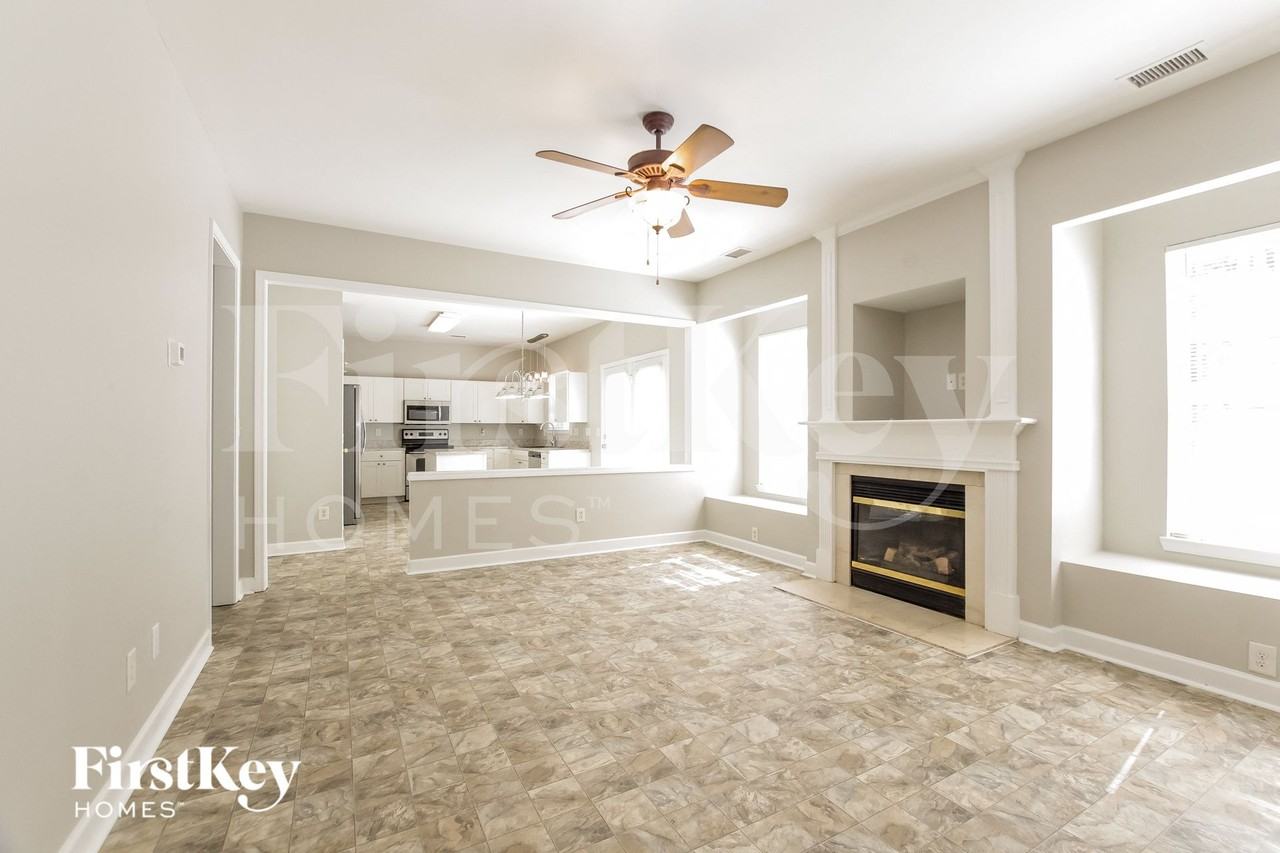 1008 Sandbox Cir - Photo 3 of 15