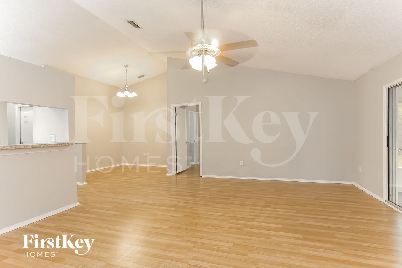 1255 Tahoe Ct - Photo 5 of 16
