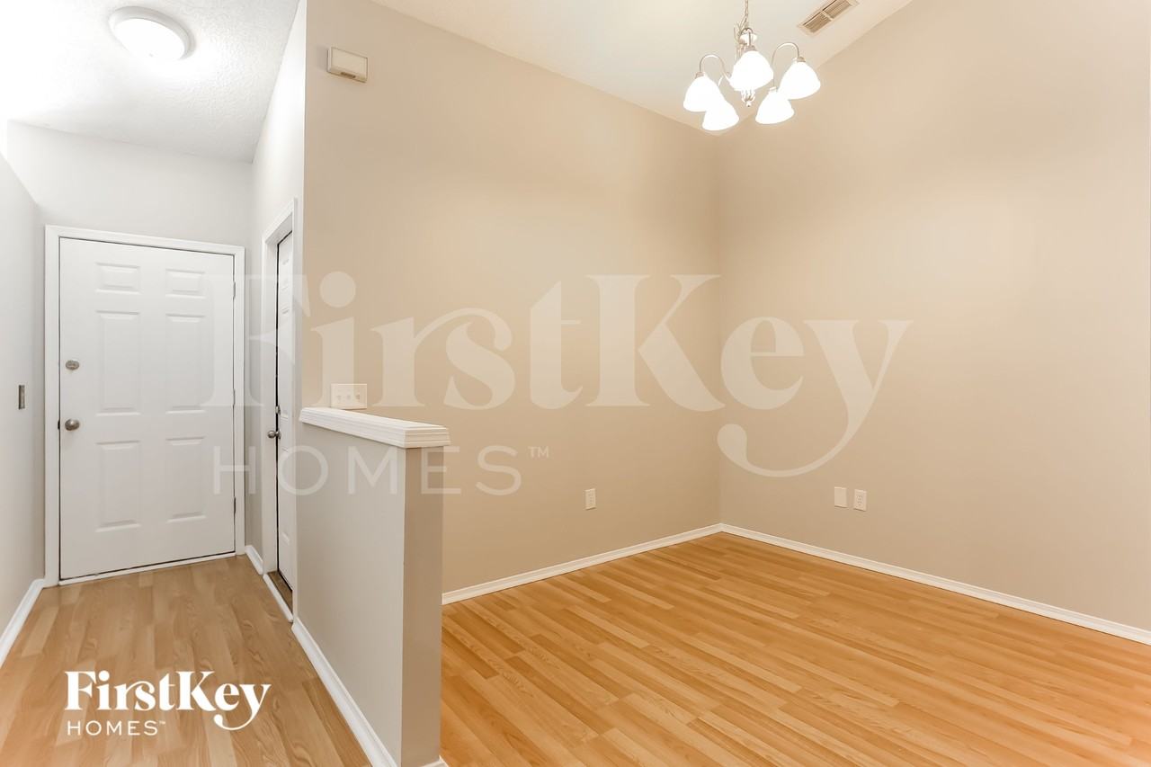 1255 Tahoe Ct - Photo 6 of 16