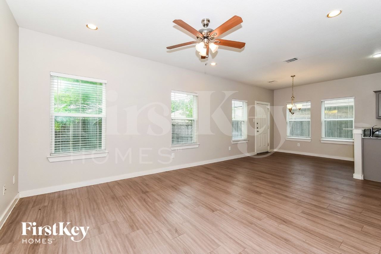 9948 Rio Doso Dr - Photo 3 of 16
