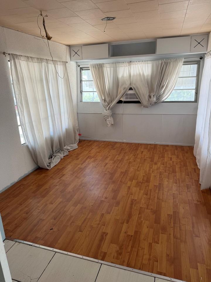 820 Sw 1st Pl - Photo 7 of 10