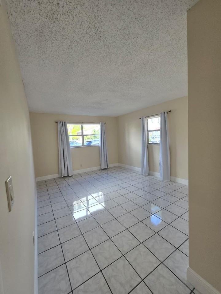 11604 Nw 29th Ct #2C - Photo 6 of 13