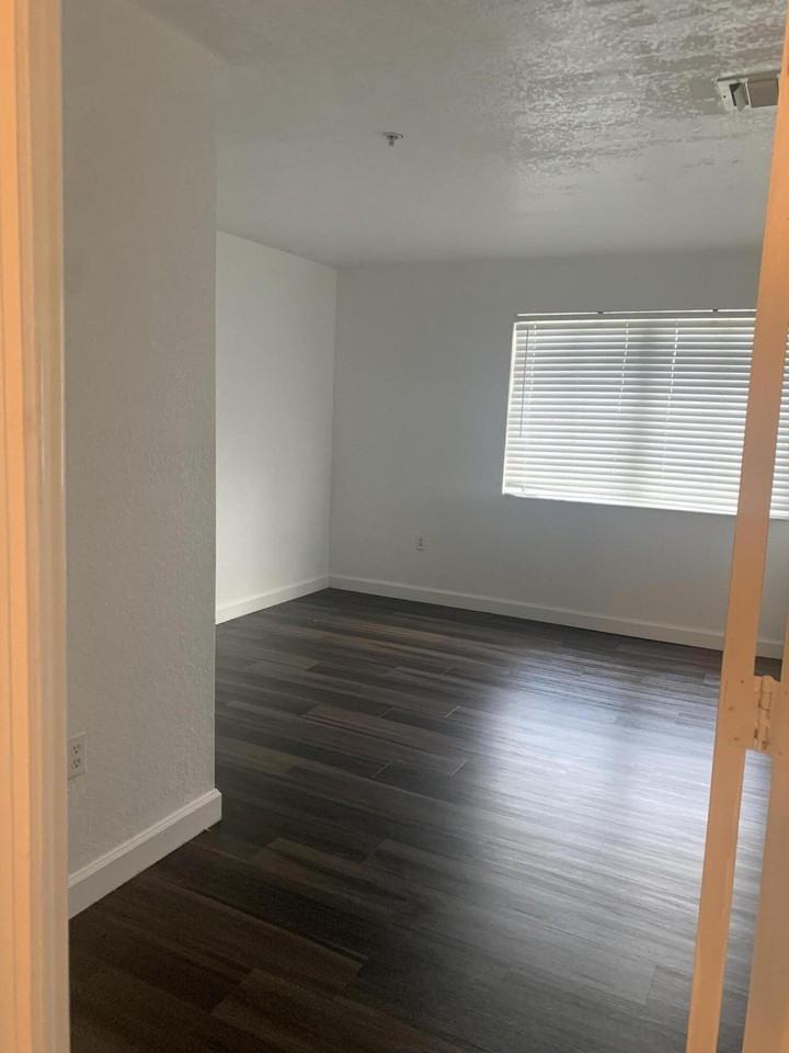 2127 Shoma Dr - Photo 3 of 3