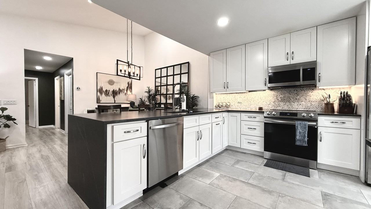 5016 Heatherhill Ln #10 - Photo 3 of 12
