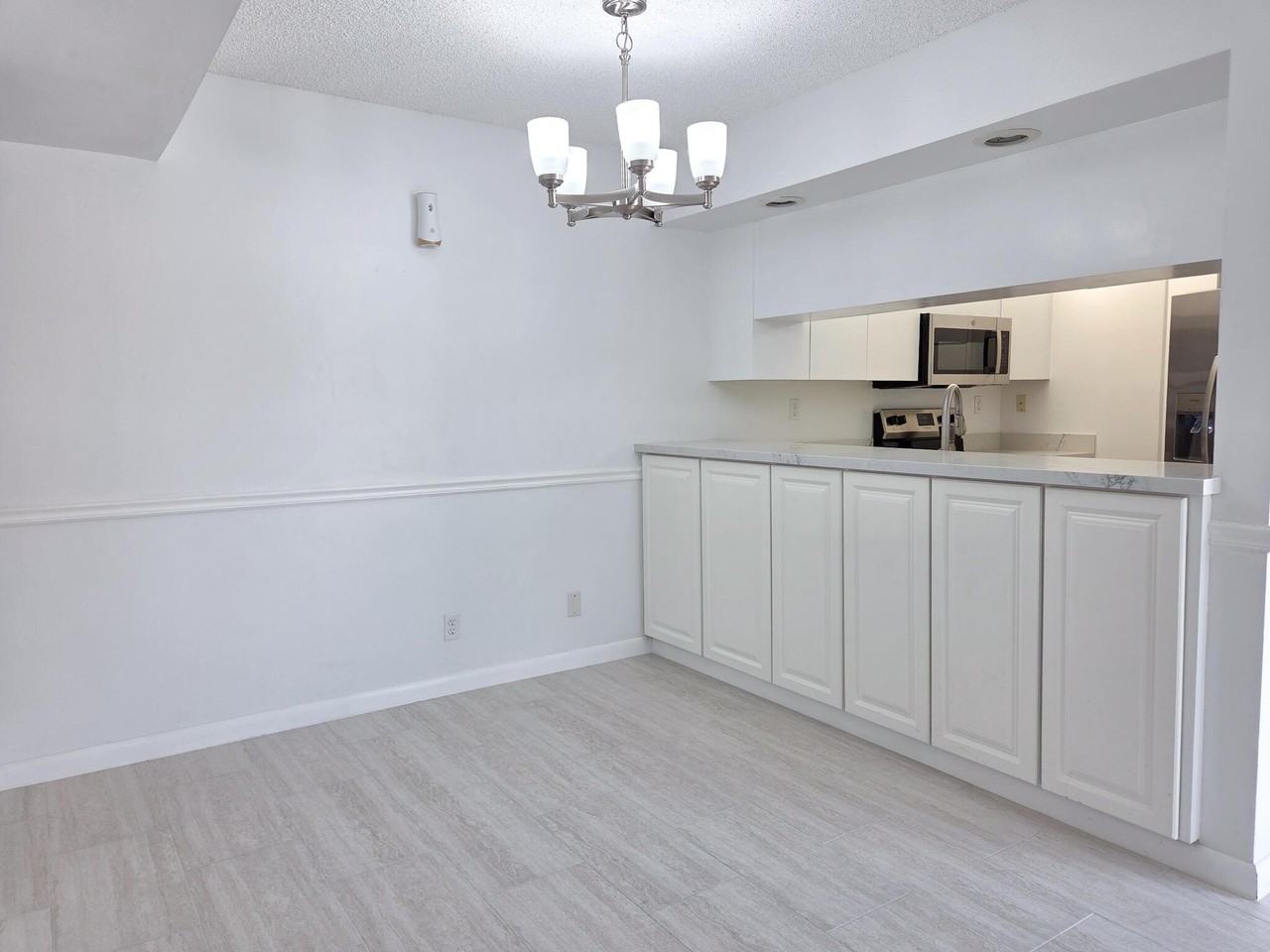 3888 Victoria Dr - Photo 6 of 28