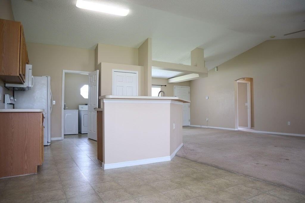2392 Se Stonecrop St - Photo 2 of 17