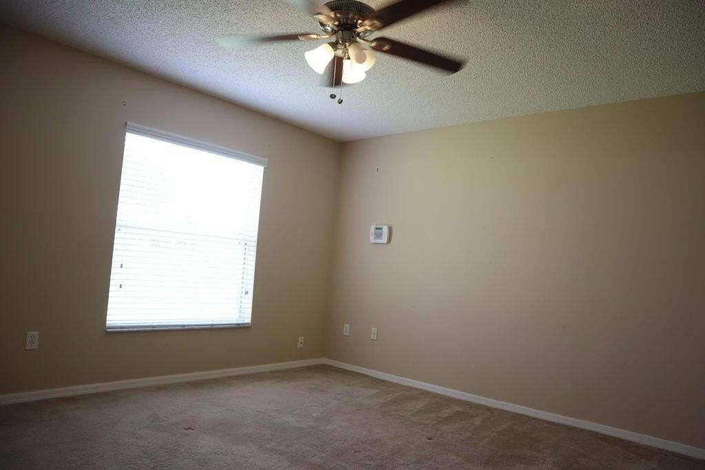2392 Se Stonecrop St - Photo 6 of 17