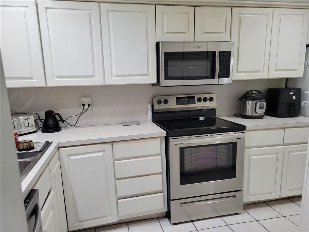 599 Ne 7th Ave - Photo 5 of 15