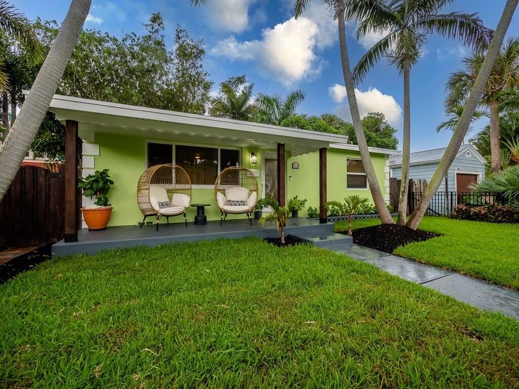 418 N Palmway - Photo 4 of 30