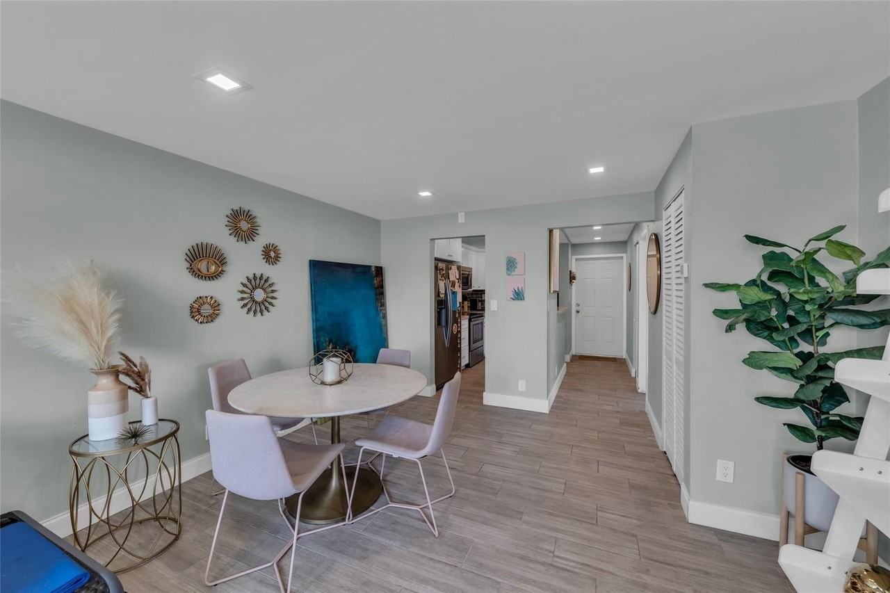 611 Ne 14th Ave #306 - Photo 7 of 25