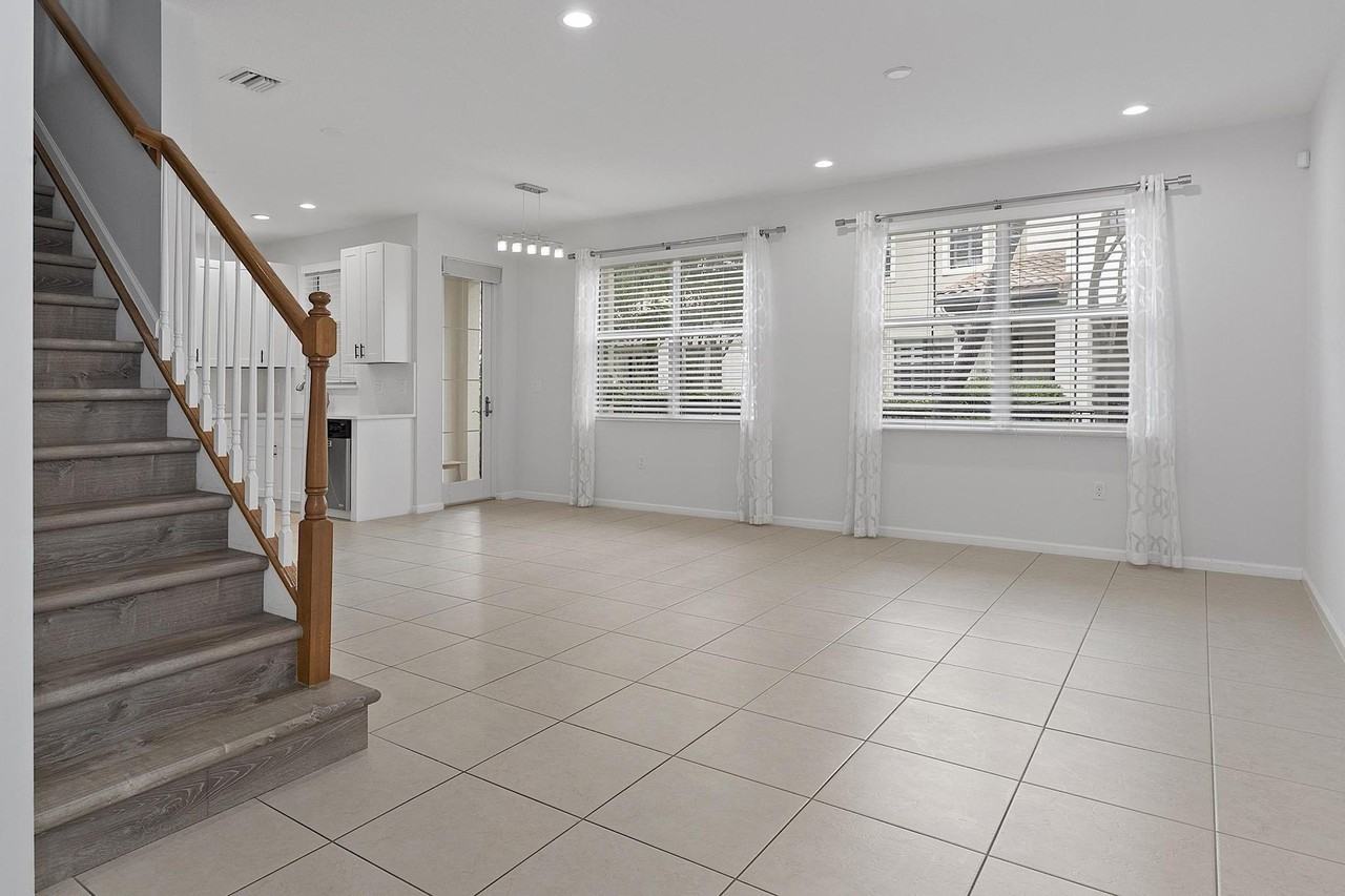 3330 Nw 124th Way - Photo 4 of 50