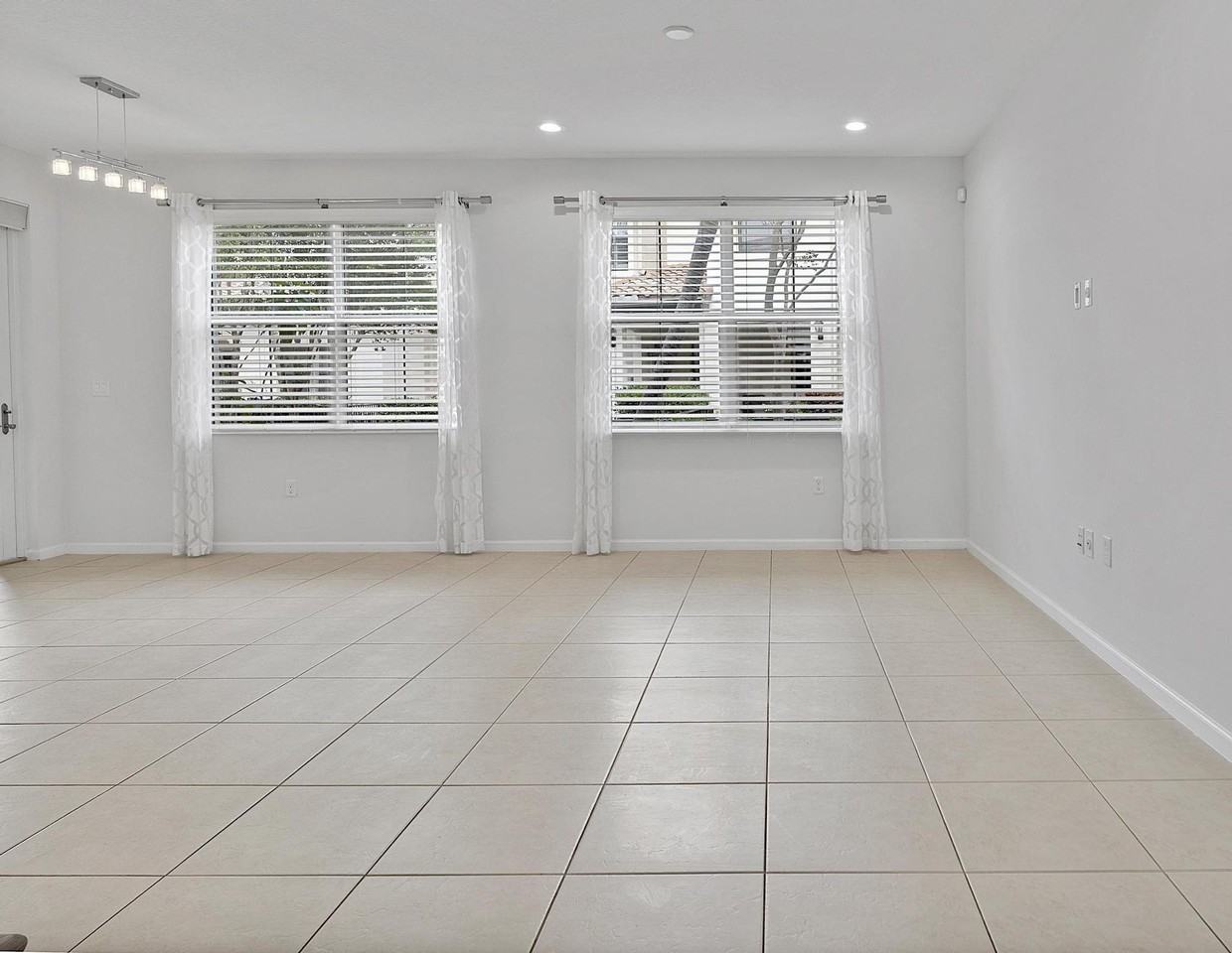 3330 Nw 124th Way - Photo 5 of 50