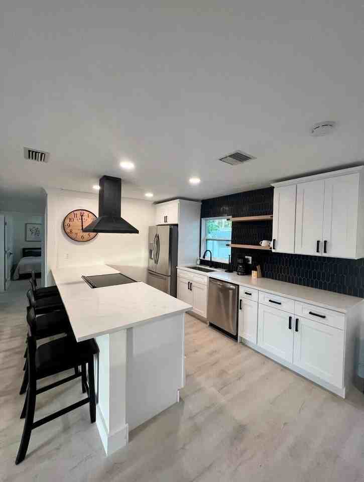 3663 Ne Barbara Dr - Photo 2 of 9