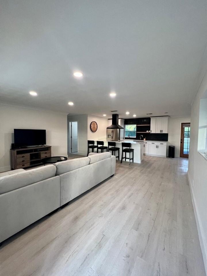 3663 Ne Barbara Dr - Photo 3 of 9
