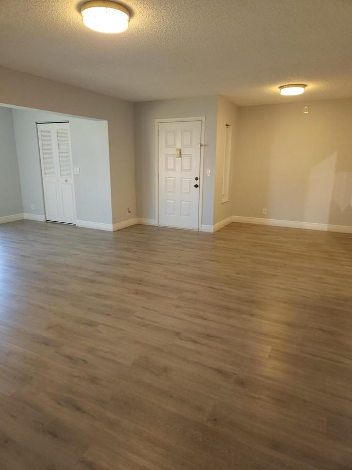 502 Shady Pine Way #D2 - Photo 4 of 23