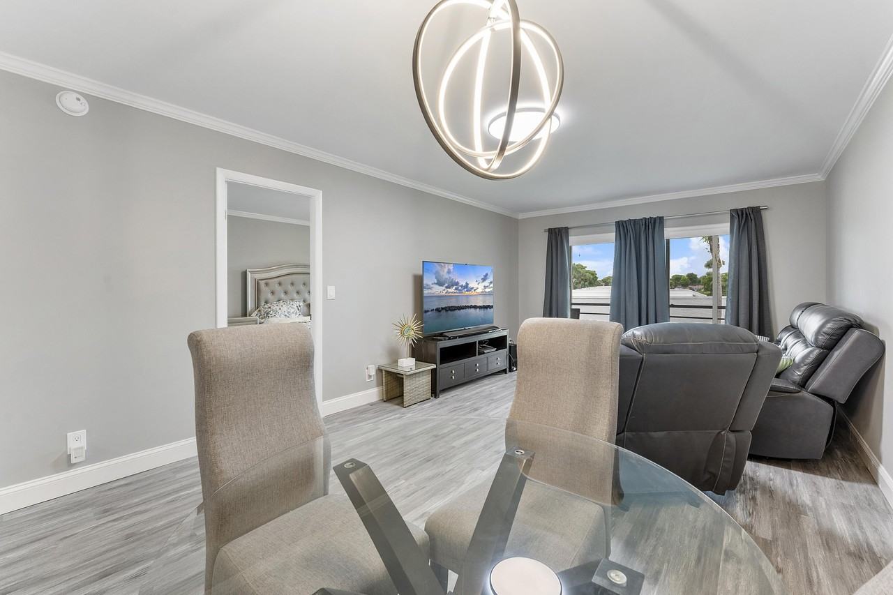 118 Lake Constance Dr - Photo 3 of 25