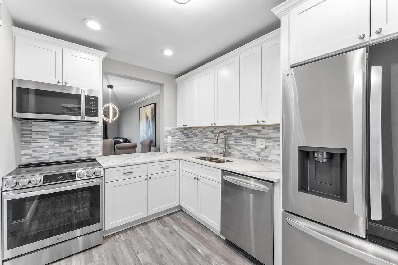 118 Lake Constance Dr - Photo 5 of 25