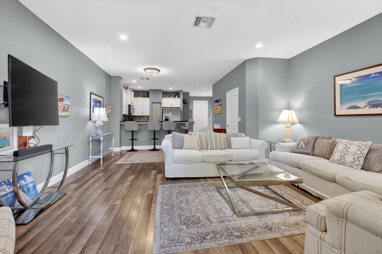 2626 Webb Ave - Photo 7 of 22